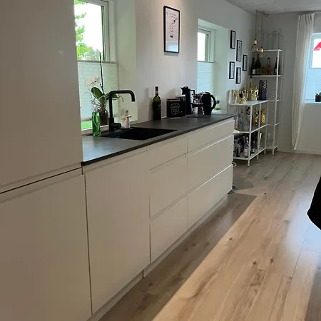 Hyggeligt Vaerelse, Egen Indgang & Gode Faciliteter Rum i privatbostad *