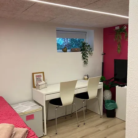 Habitación en casa particular Hyggeligt Vaerelse, Egen Indgang & Gode Faciliteter Vejle